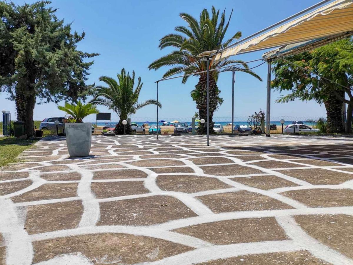 Galinis' Sea Front Studios Nea Kallikrateia Εξωτερικό φωτογραφία