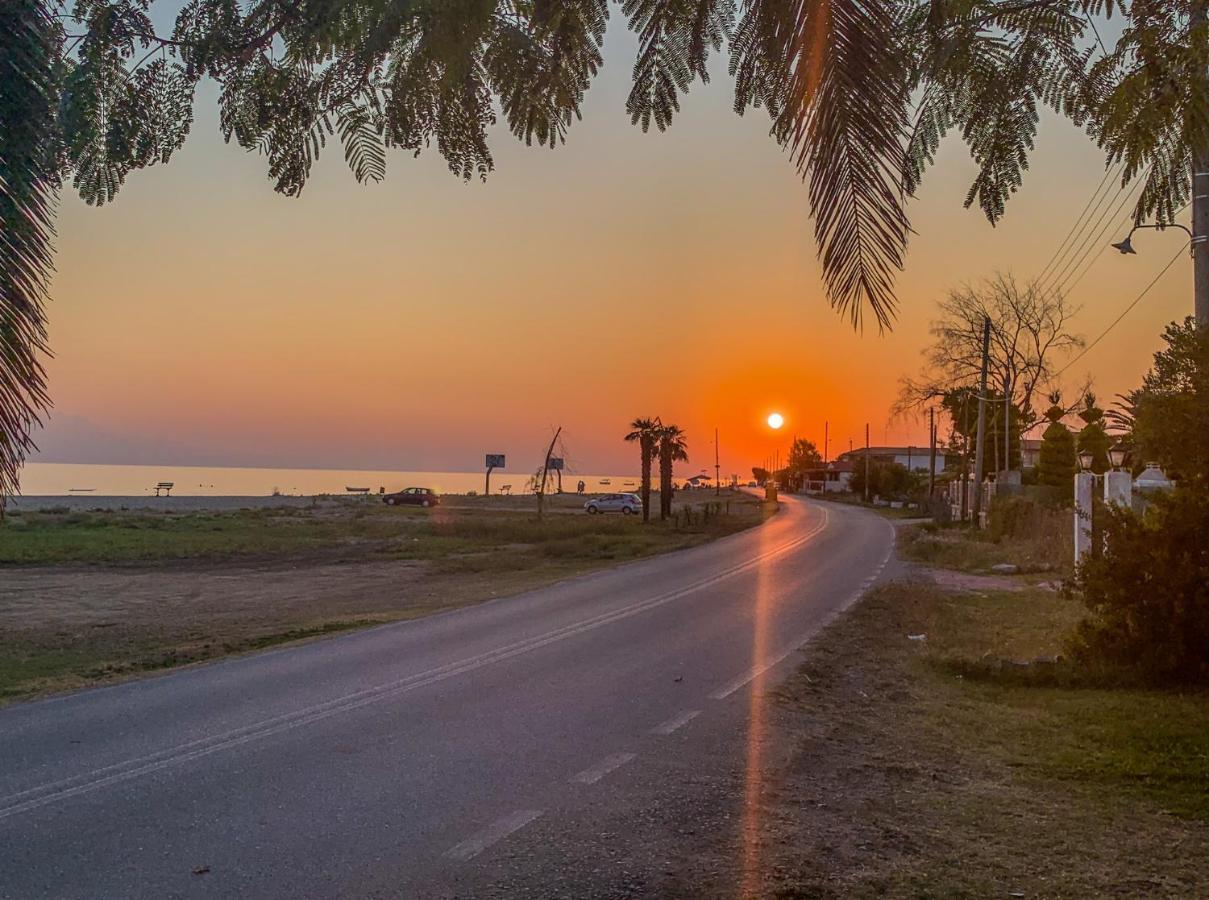 Galinis' Sea Front Studios Nea Kallikrateia Εξωτερικό φωτογραφία