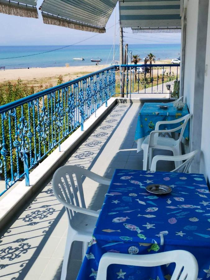 Galinis' Sea Front Studios Nea Kallikrateia Εξωτερικό φωτογραφία
