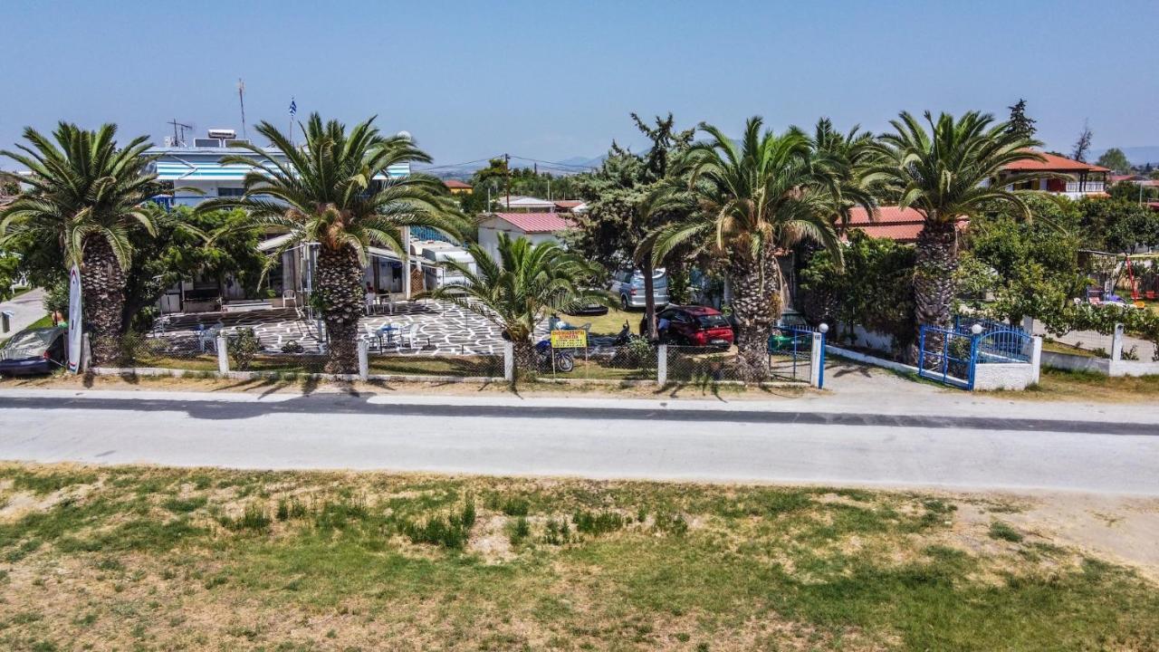 Galinis' Sea Front Studios Nea Kallikrateia Εξωτερικό φωτογραφία