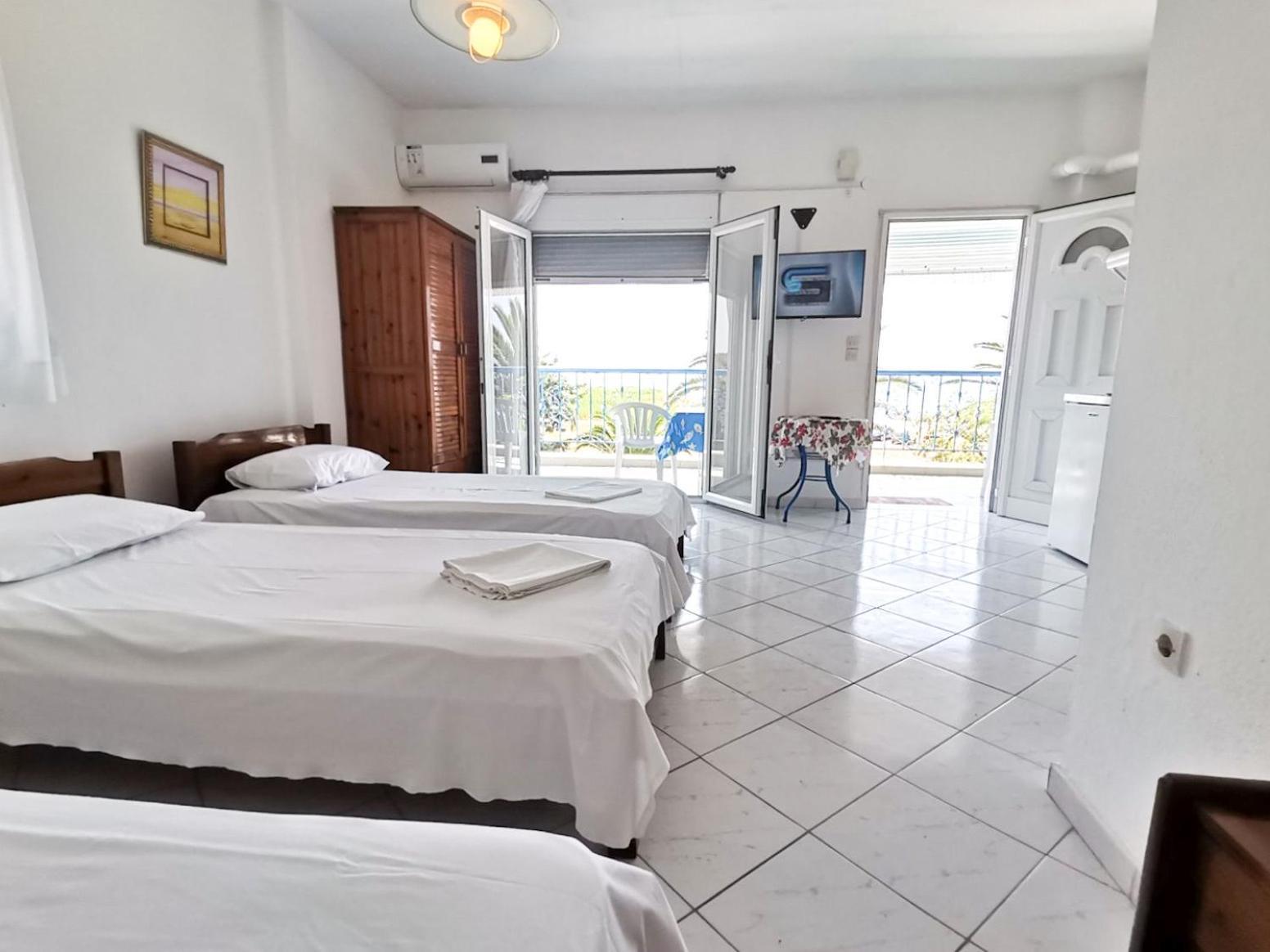 Galinis' Sea Front Studios Nea Kallikrateia Δωμάτιο φωτογραφία
